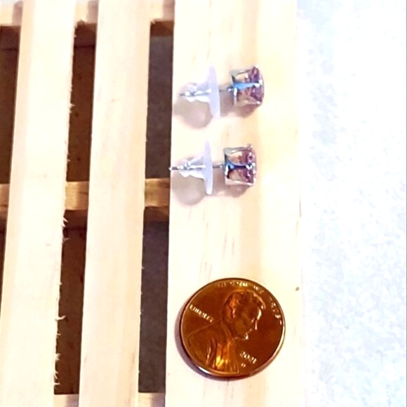 PINK ZIRCONIA SURGICAL STEEL POST 8mm STUD EARRINGS - Picture 6 of 7